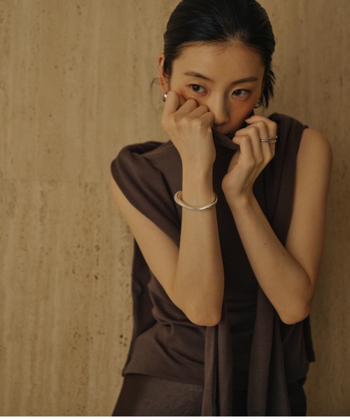 anuans（アニュアンス）の「テンセルウールノースリーブカットトップス（Tシャツ/カットソー・レディース・ライトベージュ/ブラック/ブラウン/チャコールグレー・F）」の17枚目の写真