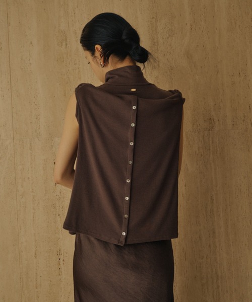 anuans（アニュアンス）の「テンセルウールノースリーブカットトップス（Tシャツ/カットソー・レディース・ライトベージュ/ブラック/ブラウン/チャコールグレー・F）」の12枚目の写真