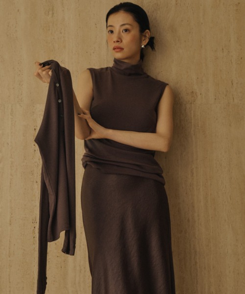 anuans（アニュアンス）の「テンセルウールノースリーブカットトップス（Tシャツ/カットソー・レディース・ライトベージュ/ブラック/ブラウン/チャコールグレー・F）」の11枚目の写真