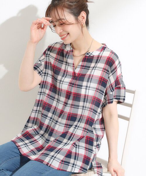 SHOO・LA・RUE(シューラルー)の「【S-LL】きれいに体型カバー さらシャリコットン スキッパーシャツ(シャツ/ブラウス・レディース・ダークブラウン系1/ホワイト系4/ワイン系3/ブルー・01/04/02/03)」の4枚目の写真