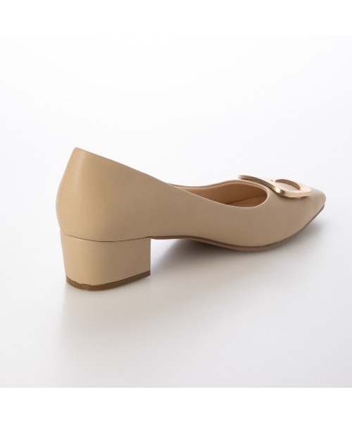EVOL（イーボル）の「【晴雨兼用・クッション入り】ゴールドバックル4.5cmパンプス IZ5771（レインシューズ・レディース・ベージュ/ブラック/ベージュ系その他/ブラック系その他/アイボリー・25.0cm/22.0cm/22.5cm/23.5cm/24.5cm/23.0cm/24.0cm）」の7枚目の写真