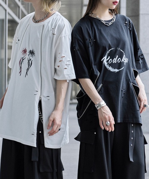 狐独(コドク)の「ジップデザインロゴプリントTシャツ(Tシャツ/カットソー・メンズ・ブラック/オフホワイト・MEDIUM/LARGE)」の4枚目の写真
