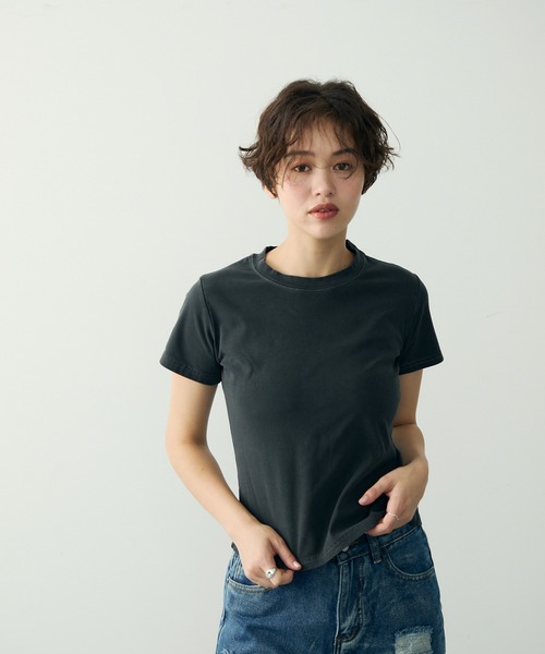 Clum(クルム)の「ヴィンテージライクウォッシュドリブTシャツ(Tシャツ/カットソー・レディース・グレー/オリーブ/ダークグレー/アイボリー/チャコールグレー/ブラック・SMALL/MEDIUM)」の7枚目の写真