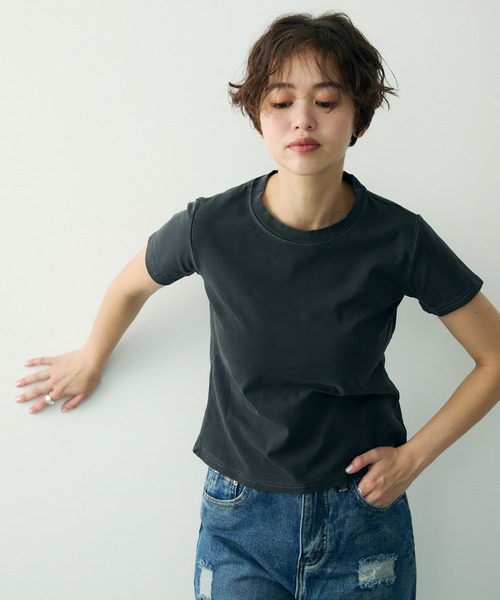 Clum(クルム)の「ヴィンテージライクウォッシュドリブTシャツ(Tシャツ/カットソー・レディース・グレー/オリーブ/ダークグレー/アイボリー/チャコールグレー/ブラック・SMALL/MEDIUM)」の13枚目の写真