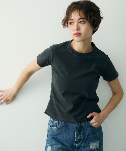 Clum(クルム)の「ヴィンテージライクウォッシュドリブTシャツ(Tシャツ/カットソー・レディース・グレー/オリーブ/ダークグレー/アイボリー/チャコールグレー/ブラック・SMALL/MEDIUM)」の14枚目の写真