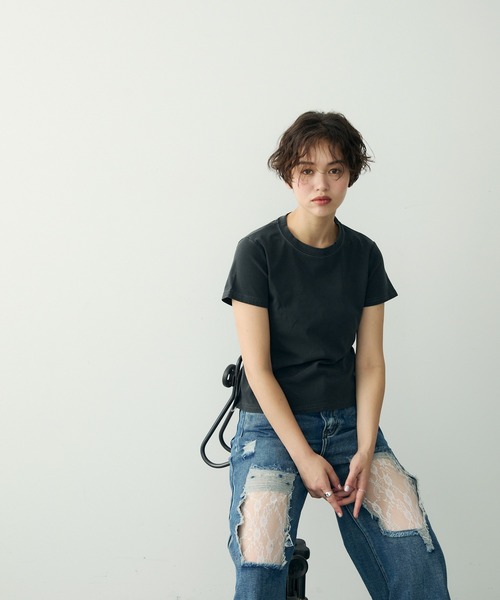 Clum(クルム)の「ヴィンテージライクウォッシュドリブTシャツ(Tシャツ/カットソー・レディース・グレー/オリーブ/ダークグレー/アイボリー/チャコールグレー/ブラック・SMALL/MEDIUM)」の15枚目の写真