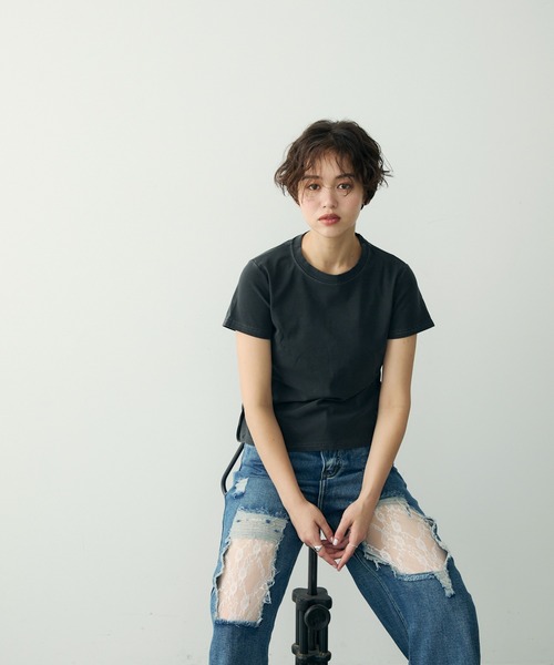 Clum(クルム)の「ヴィンテージライクウォッシュドリブTシャツ(Tシャツ/カットソー・レディース・グレー/オリーブ/ダークグレー/アイボリー/チャコールグレー/ブラック・SMALL/MEDIUM)」の16枚目の写真