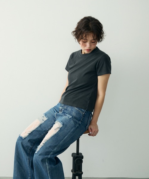 Clum(クルム)の「ヴィンテージライクウォッシュドリブTシャツ(Tシャツ/カットソー・レディース・グレー/オリーブ/ダークグレー/アイボリー/チャコールグレー/ブラック・SMALL/MEDIUM)」の19枚目の写真