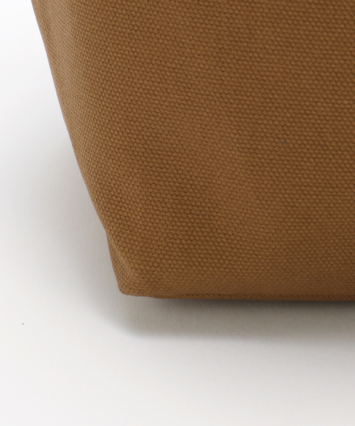 Carhartt WIP（カーハートダブリューアイピー）の「CARHARTT WIP / カーハート ダブリューアイピー CANVAS ROLL-UP BAG I034917（ショルダーバッグ・メンズ・ブラウン・FREE）」の6枚目の写真