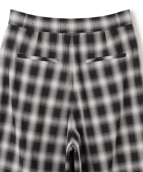 UNFILO(アンフィーロ)の「シアー オンブレーチェック ワイドパンツ(その他パンツ・レディース・ブラック系1・X-SMALL/SMALL/MEDIUM/LARGE)」の5枚目の写真