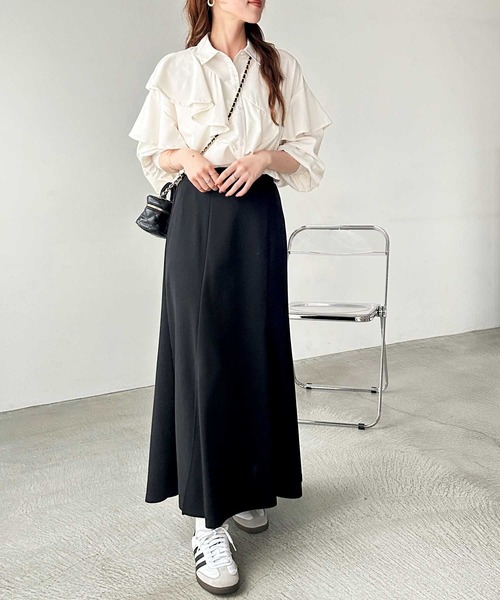 GeeRA(ジーラ)の「スリットマーメイドロングフレアスカート(スカート・レディース・チャコール/ベージュ/ブラック・SMALL/MEDIUM/LARGE/X-LARGE)」の6枚目の写真