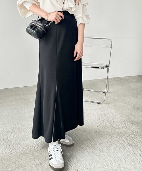 GeeRA(ジーラ)の「スリットマーメイドロングフレアスカート(スカート・レディース・チャコール/ベージュ/ブラック・SMALL/MEDIUM/LARGE/X-LARGE)」の4枚目の写真