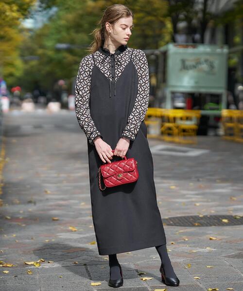 DRESSTERIOR（ドレステリア）の「【美人百花/モデル美香着用】コンフォートアイラインキャミワンピース（ワンピース・レディース・ブラック/グレー・38/36/34）」の16枚目の写真