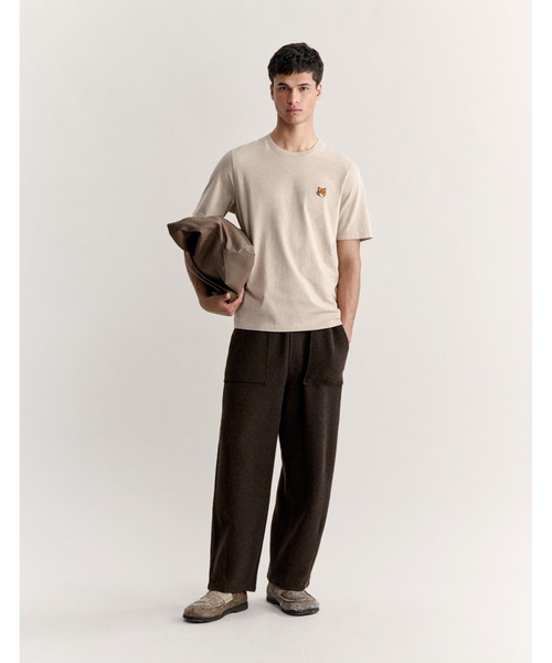 Maison Kitsune(メゾンキツネ)の「FOX HEAD REGULAR TEE-SHIRT(Tシャツ/カットソー・メンズ・ブラック/ネイビー/ホワイト/チャコール/モスグリーン/ベージュ/ライトグレー/ベージュ系その他・XL/L/M/S/XS/XXS/XXL)」の12枚目の写真