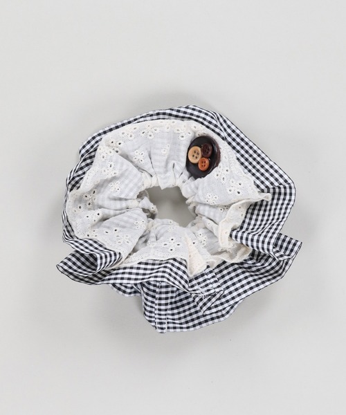 SPINNS（スピンズ）の「チェックボタンシュシュ/NEO森ガール（シュシュ・レディース・ブラウン/ブラック・ONESIZE）」の8枚目の写真