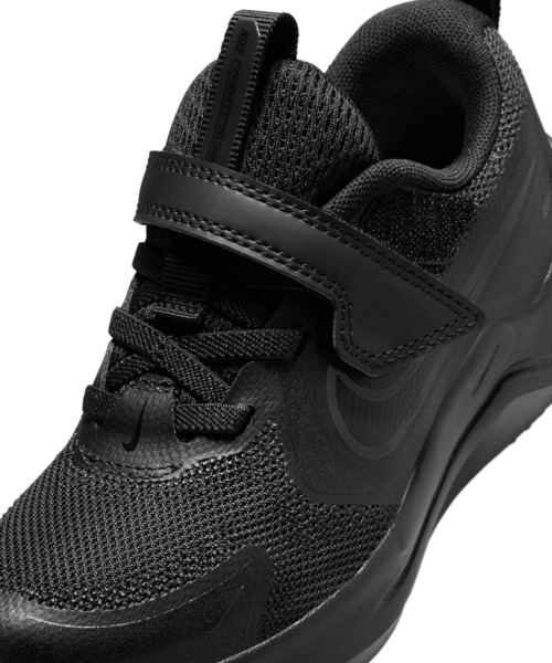 NIKE(ナイキ)の「NIKE/ナイキ キッズ スニーカー 運動靴 ランニング 面ファスナー ナイキ コスミック ランナー PSV HM4400-001(スニーカー・キッズ・ブラック×ブラック・18.0cm/17.0cm/19.0cm/22.0cm/21.0cm/20.0cm)」の7枚目の写真