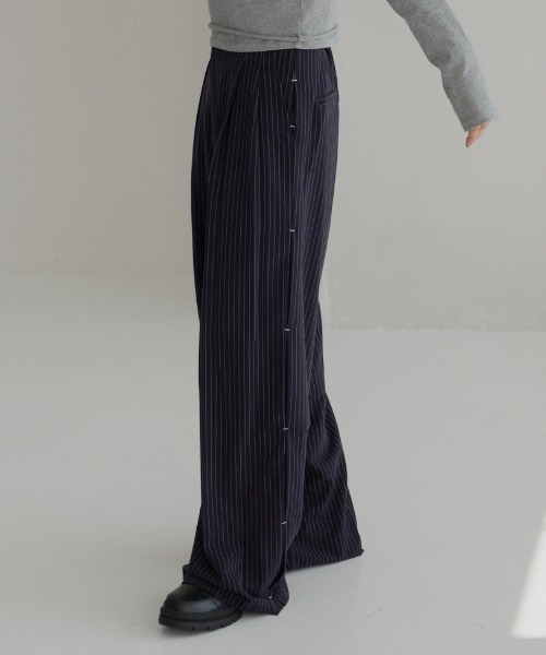 haek(ハク)の「stripe wide pants/ストライプワイドパンツ(スラックス・レディース・ネイビー/グレー/ブラック/チャコールグレー/ホワイト/ブラウン・SMALL/MEDIUM/X-SMALL)」の10枚目の写真