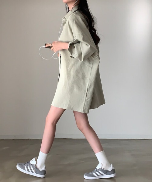 cammie(キャミー)の「オーバーサイズカラーシャツ(シャツ/ブラウス・レディース・ブラック/オリーブ/ライトピンク/オフホワイト・MEDIUM/LARGE)」の7枚目の写真