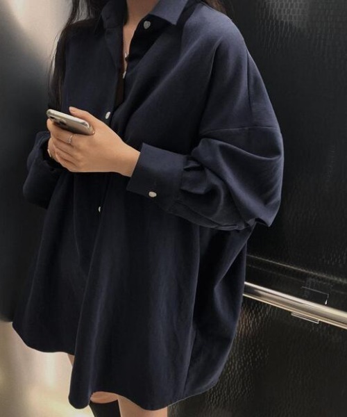 cammie(キャミー)の「オーバーサイズカラーシャツ(シャツ/ブラウス・レディース・ブラック/オリーブ/ライトピンク/オフホワイト・MEDIUM/LARGE)」の12枚目の写真