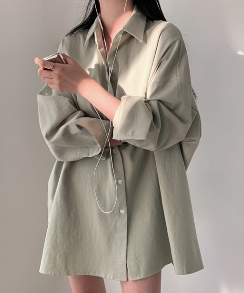 cammie(キャミー)の「オーバーサイズカラーシャツ(シャツ/ブラウス・レディース・ブラック/オリーブ/ライトピンク/オフホワイト・MEDIUM/LARGE)」の13枚目の写真
