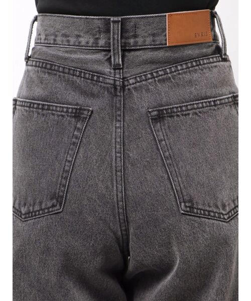 EVRIS（エヴリス）の「シンプルワイドデニムパンツ（デニムパンツ・レディース・ブラック/インディゴブルー/ライトブルー・X-SMALL/MEDIUM/SMALL）」の19枚目の写真