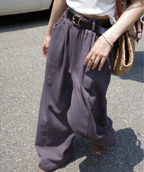 JUMELLE（ジュメロ）の「バレルレッグスウェットパンツ（スウェットパンツ・レディース・チャコール/アイボリー・SMALL/MEDIUM）」の2枚目の写真