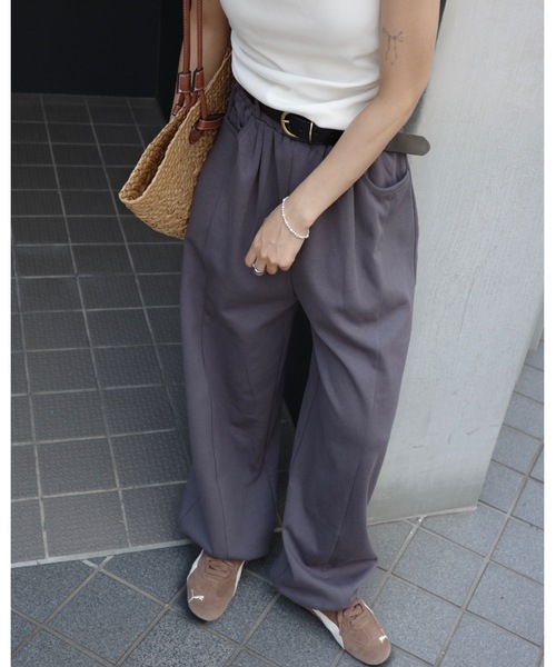 JUMELLE（ジュメロ）の「バレルレッグスウェットパンツ（スウェットパンツ・レディース・チャコール/アイボリー・SMALL/MEDIUM）」の8枚目の写真