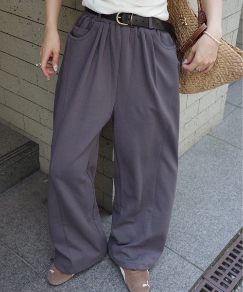 JUMELLE（ジュメロ）の「バレルレッグスウェットパンツ（スウェットパンツ・レディース・チャコール/アイボリー・SMALL/MEDIUM）」の11枚目の写真