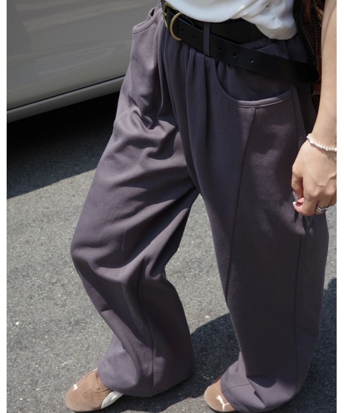 JUMELLE（ジュメロ）の「バレルレッグスウェットパンツ（スウェットパンツ・レディース・チャコール/アイボリー・SMALL/MEDIUM）」の16枚目の写真