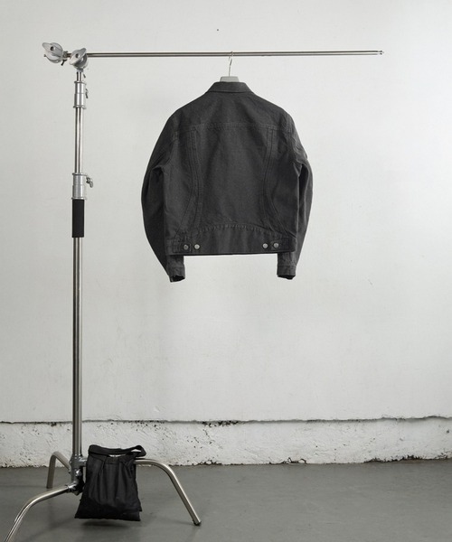 NVRFRGT(ネヴァーフォーゲット)の「3D TRUCKER JACKET(デニムジャケット・メンズ・ダークブラウン/ダークグレー・2)」の3枚目の写真
