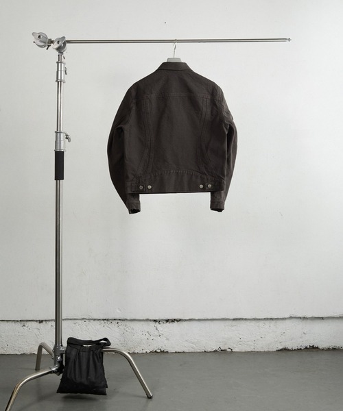 NVRFRGT(ネヴァーフォーゲット)の「3D TRUCKER JACKET(デニムジャケット・メンズ・ダークブラウン/ダークグレー・2)」の4枚目の写真