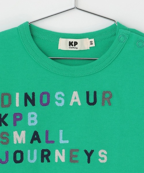 KP BOY（ケーピーボーイ）の「恐竜刺しゅう レイヤード風長袖Tシャツ（Tシャツ/カットソー・キッズ・ブルー/グリーン・90cm/110cm/100cm/120cm/80ｃｍ）」の4枚目の写真