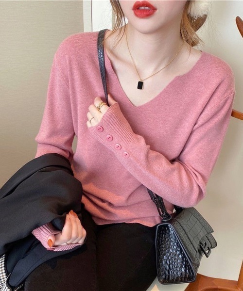 Beststore（ベストストア）の「【9色展開】キーネックニット リブニット キーネック 長袖 ニット レイヤードトップス 袖ボタン　中厚　きれいめカジュアル オフィスカジュアル 秋服 冬服（ニット/セーター・レディース・パープル/ベージュ/ピンク/レッド/ホワイト/ブラウン/ライトベージュ/ブラック/ブルー・FREE）」の8枚目の写真