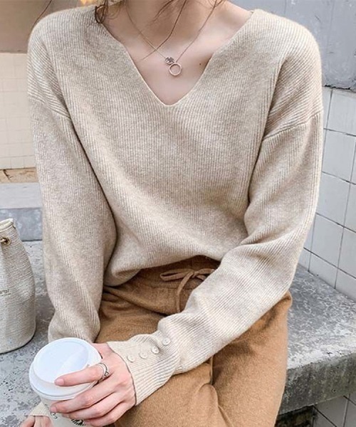 Beststore（ベストストア）の「【9色展開】キーネックニット リブニット キーネック 長袖 ニット レイヤードトップス 袖ボタン　中厚　きれいめカジュアル オフィスカジュアル 秋服 冬服（ニット/セーター・レディース・パープル/ベージュ/ピンク/レッド/ホワイト/ブラウン/ライトベージュ/ブラック/ブルー・FREE）」の10枚目の写真