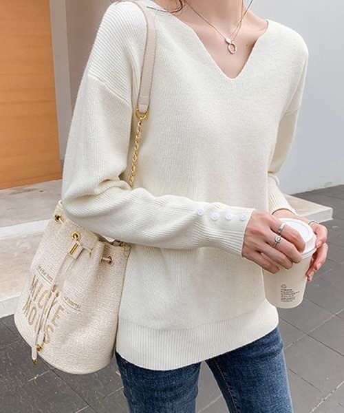 Beststore（ベストストア）の「【9色展開】キーネックニット リブニット キーネック 長袖 ニット レイヤードトップス 袖ボタン　中厚　きれいめカジュアル オフィスカジュアル 秋服 冬服（ニット/セーター・レディース・パープル/ベージュ/ピンク/レッド/ホワイト/ブラウン/ライトベージュ/ブラック/ブルー・FREE）」の17枚目の写真