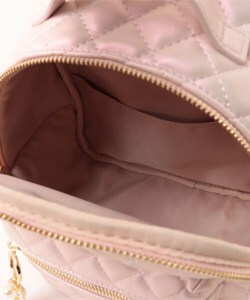 PAUL & JOE ACCESSOIRES(ポールアンドジョーアクセソワ)の「【PAUL & JOE ACCESSOIRES /ポール アンド ジョー アクセソワ 】 QUILTING チャーム付きミニリュック(バックパック/リュック・レディース・ブラック/アイボリー/ピンク・FREE)」の4枚目の写真
