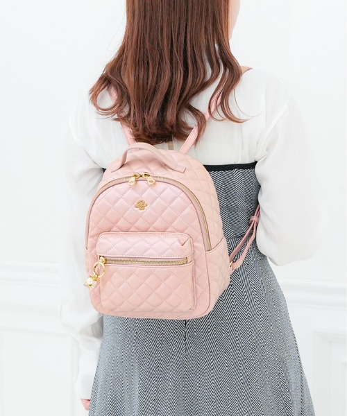 PAUL & JOE ACCESSOIRES(ポールアンドジョーアクセソワ)の「【PAUL & JOE ACCESSOIRES /ポール アンド ジョー アクセソワ 】 QUILTING チャーム付きミニリュック(バックパック/リュック・レディース・ブラック/アイボリー/ピンク・FREE)」の3枚目の写真