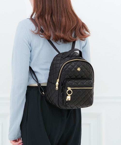 PAUL & JOE ACCESSOIRES(ポールアンドジョーアクセソワ)の「【PAUL & JOE ACCESSOIRES /ポール アンド ジョー アクセソワ 】 QUILTING チャーム付きミニリュック(バックパック/リュック・レディース・ブラック/アイボリー/ピンク・FREE)」の1枚目の写真