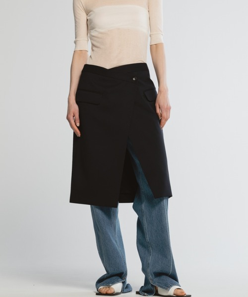 CINOH（チノ）の「ラップスカート（スカート・レディース・グレー/ネイビー・36）」の2枚目の写真