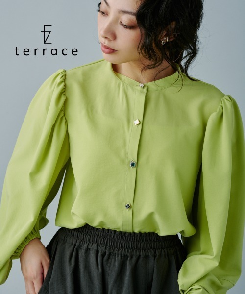 terrace(テラス)の「バリアスボタンボリュームスリーブブラウス(シャツ/ブラウス・レディース・オフホワイト/ブラック/ライム/チャコール・MEDIUM)」の1枚目の写真