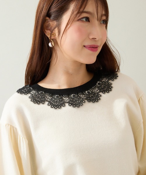 Rose Tiara(ローズティアラ)の「【前後2WAY】レースニットプルオーバー(ニット/セーター・レディース・オフホワイト/ブラック・38/42/46)」の1枚目の写真