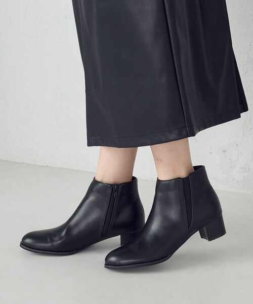 COMME CA ISM（コムサイズム）の「サイドゴアブーツ（ブーツ・レディース・ブラウン/ブラック・23.5cm/24.5cm）」の2枚目の写真