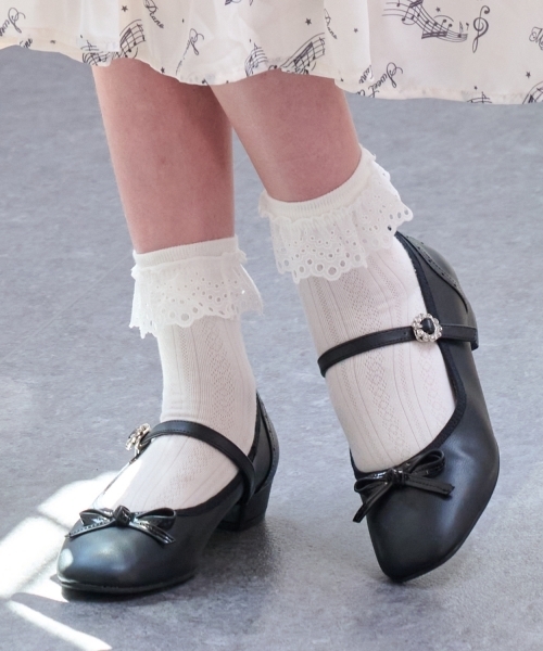 mezzo piano Junior(メゾピアノジュニア)の「レースフリルソックス♪(ソックス/靴下・キッズ・オフホワイト/ブラック・S(22-25cm))」の2枚目の写真