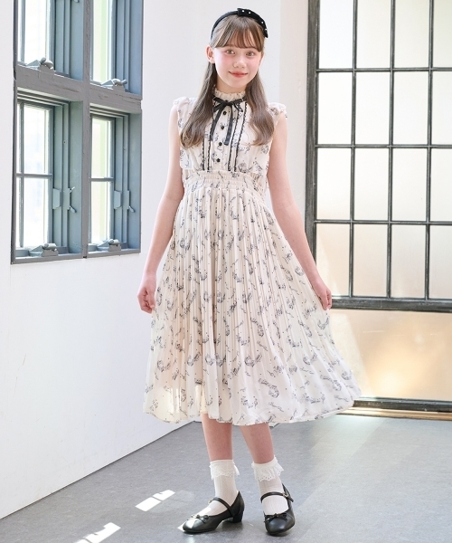 mezzo piano Junior(メゾピアノジュニア)の「レースフリルソックス♪(ソックス/靴下・キッズ・オフホワイト/ブラック・S(22-25cm))」の5枚目の写真