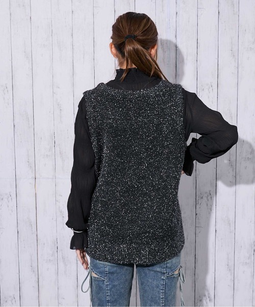 GORGE(ゴージ)の「《ラメ×前後差ヘム》レディース ニットベスト ノースリーブ プルオーバー レイヤード 春秋冬(ベスト・レディース・アイボリー/ブラック/グレー・F)」の11枚目の写真