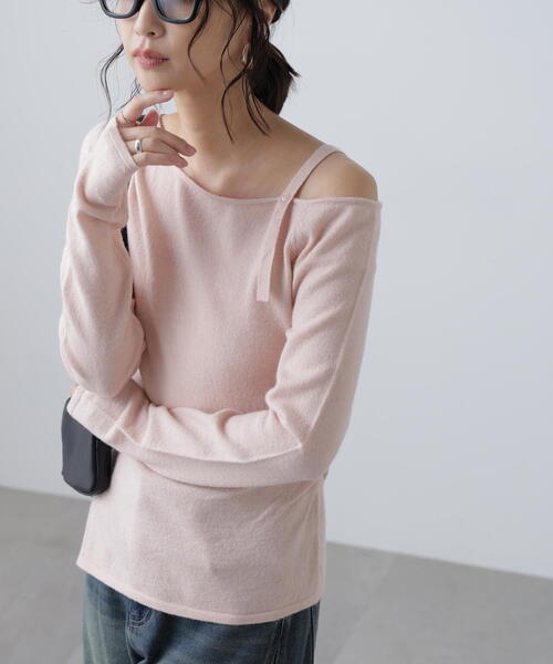 FREE'S MART(フリーズマート)の「◆ワンショルダーストラップニット(ニット/セーター・レディース・グレー/ブラック/ホワイト/ピンク・FREE)」の1枚目の写真