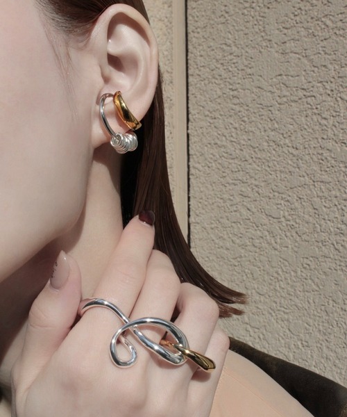 Soierie（ソワリー）の「【ZOZOTOWN 別注】インフィニティ コイル カフ リング / Infinity coil cuff ring（イヤーカフ・レディース・シルバー×ゴールド・FREE）」の12枚目の写真