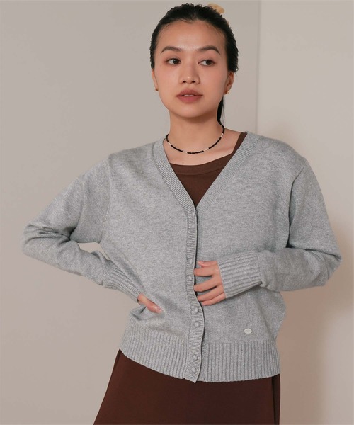 miette（ミエット）の「くるみボタンVネックニットカーディガン