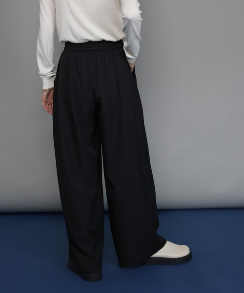 J by blue(ジェイバイブルー)の「ハイウエストタックワイドパンツ(スラックス・レディース・チャコールグレー/ブラック/グレイッシュベージュ・MEDIUM)」の19枚目の写真