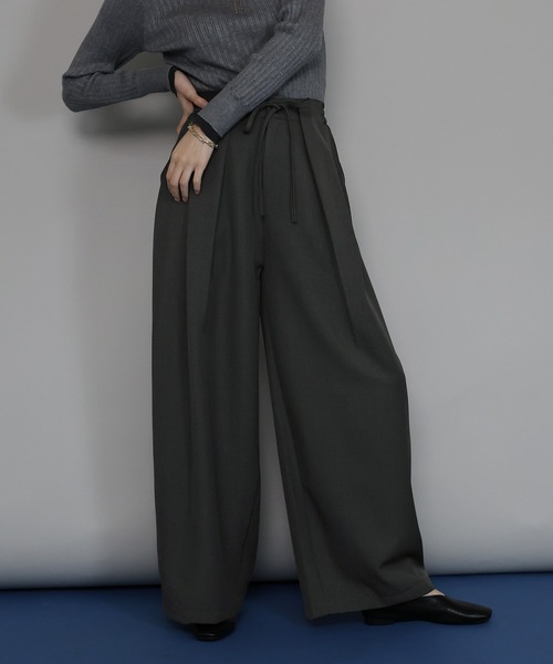 J by blue(ジェイバイブルー)の「ハイウエストタックワイドパンツ(スラックス・レディース・チャコールグレー/ブラック/グレイッシュベージュ・MEDIUM)」の10枚目の写真